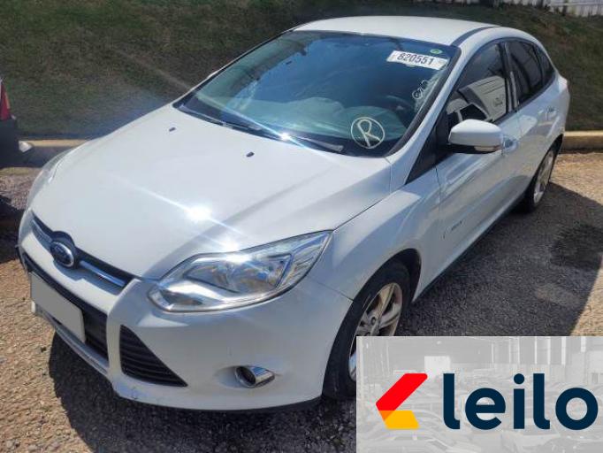 FORD FOCUS SEDAN 15_16