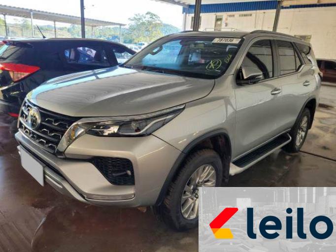 TOYOTA HILUX SW4 21_21