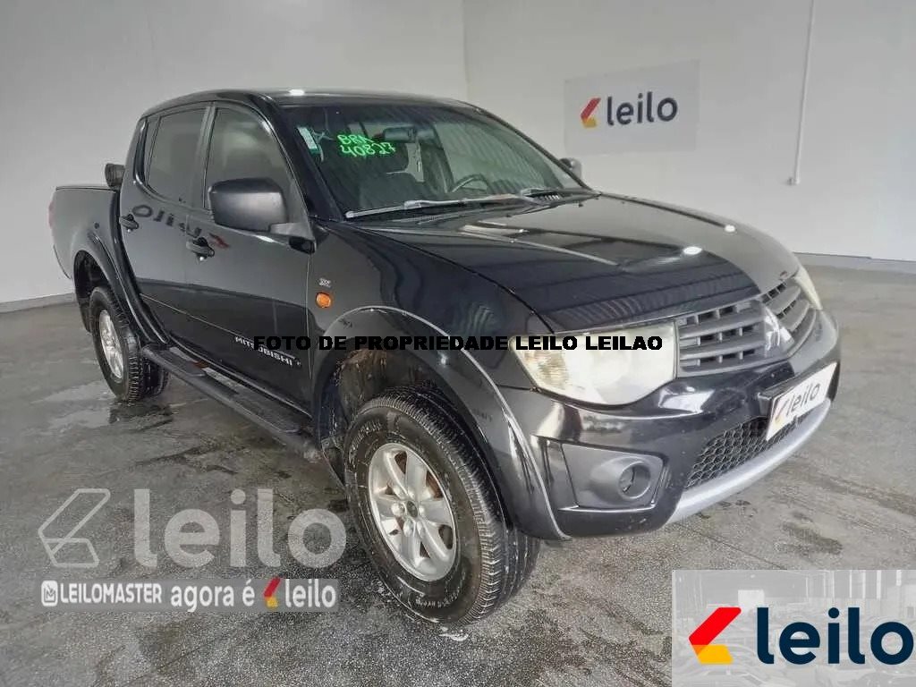 MITSUBISHI L200 TRITON 2.4 HLS CABINE DUPLA ANO 2013