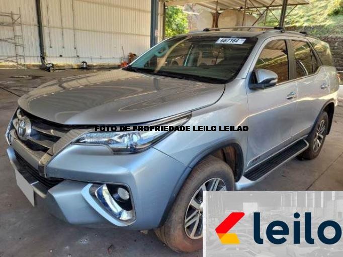 TOYOTA HILUX SW4 1616